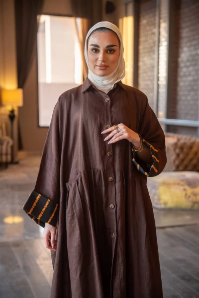 عباية لينن باللون البني  C:J1022